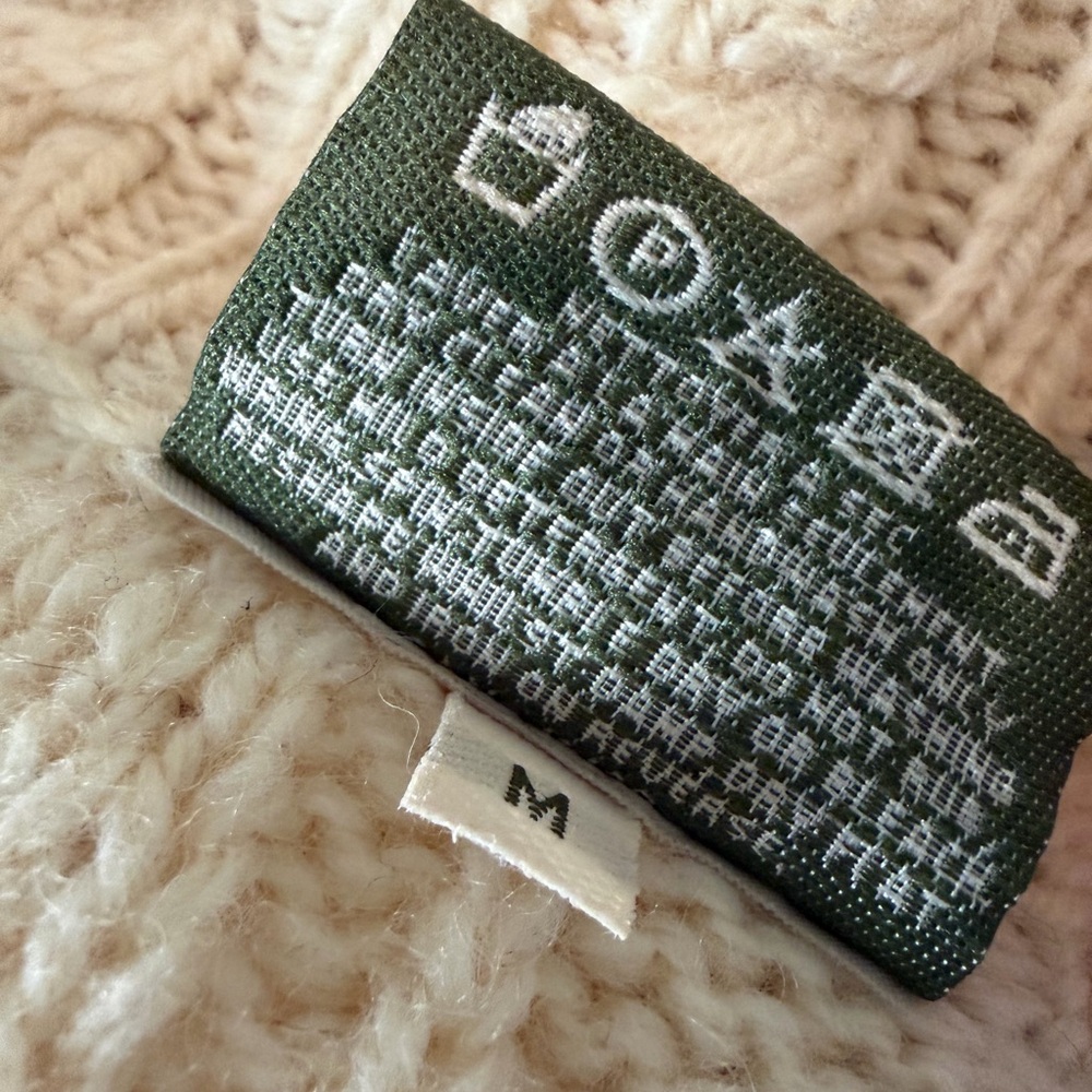 Carraig Donn 100% Merino Wool Sweater - Picture 8 of 10